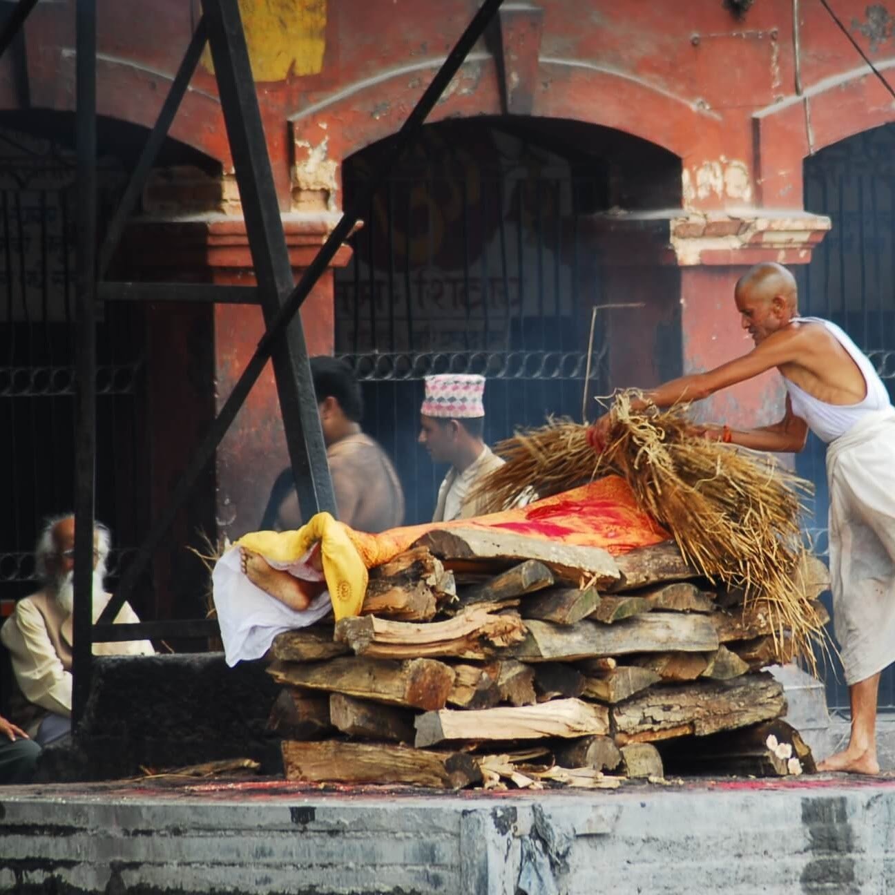 hindu-cremation hindu-cremation